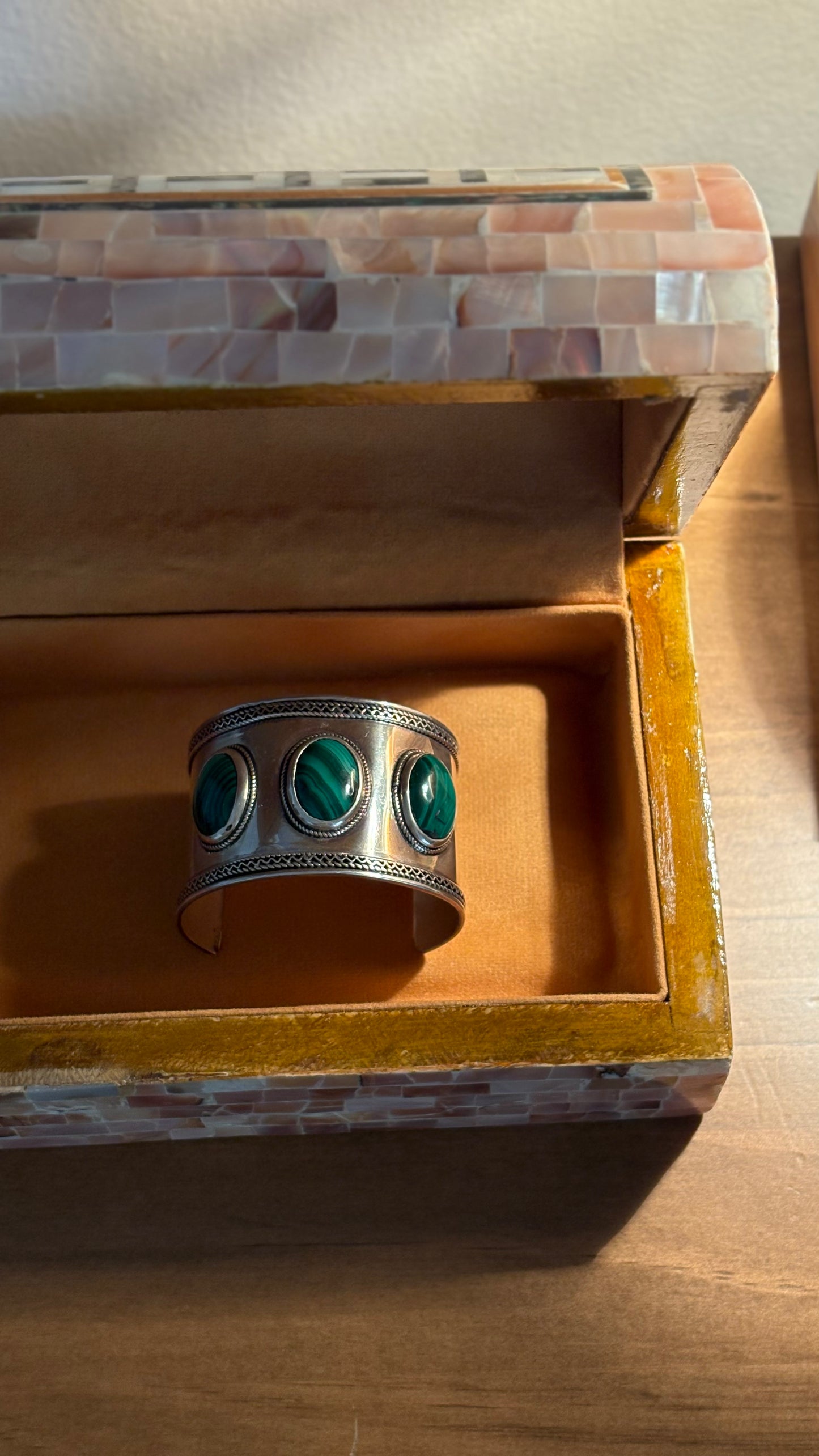 Crete Geometric Shell Box