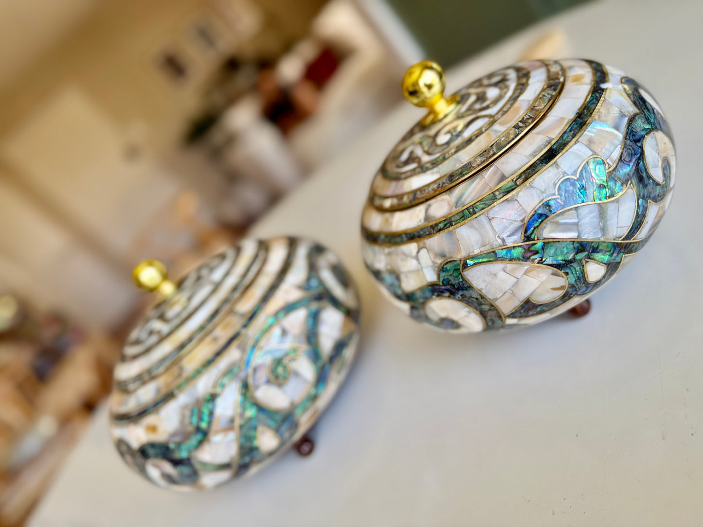 Mother-of-Pearl Lidded Vessel (Medium)