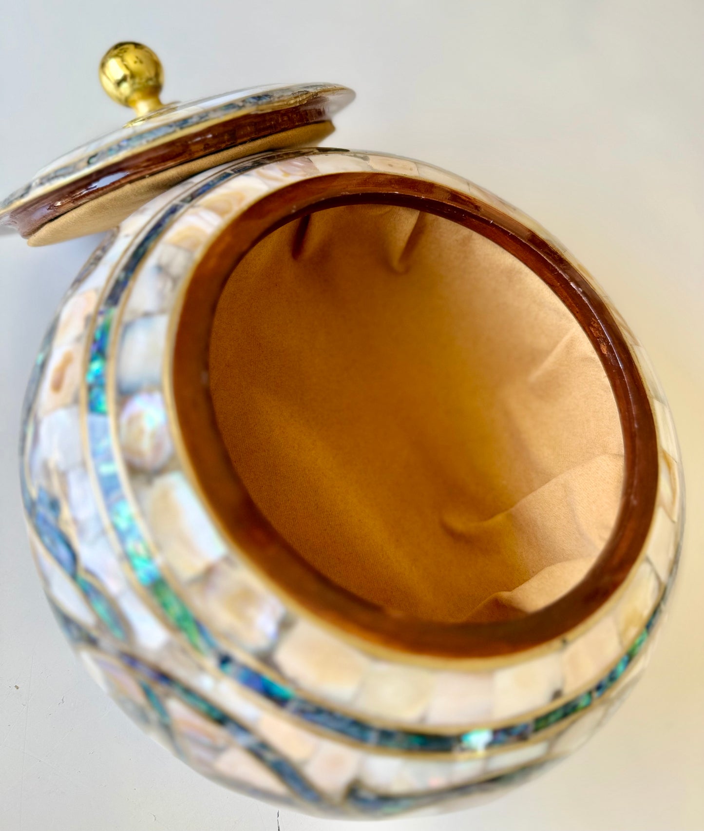 Mother-of-Pearl Lidded Vessel (Medium)